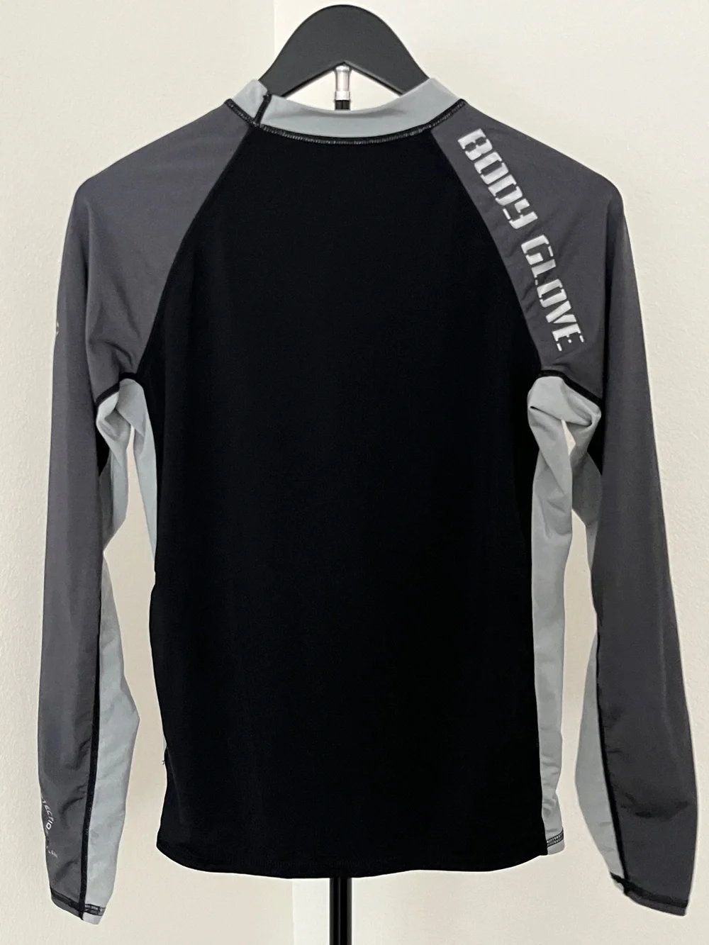 🌊 Classic Body Glove Long Sleeve Rash Guard | Black + Gray | Men’s/Unisex L